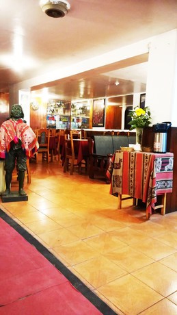 Imagen del bar/restaurante del Hotel Ayllus. Foto 4