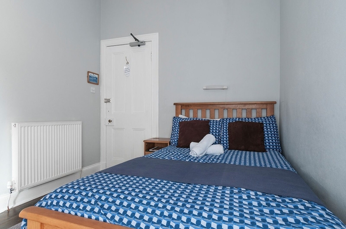 Imagen de la habitación del Hotel Aynetree Guest House. Foto 13