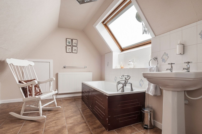 Imagen de la habitación del Hotel Aynetree Guest House. Foto 18