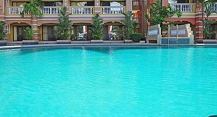 Imagen de la piscina del Hotel Ayodhaya Palace Beach Resort Krabi. Foto 14