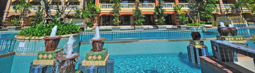 Imagen de la piscina del Hotel Ayodhaya Palace Beach Resort Krabi. Foto 15