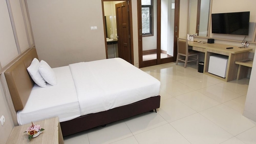 Imagen de la habitación del Hotel Ayola Hoci Cipanas. Foto 11