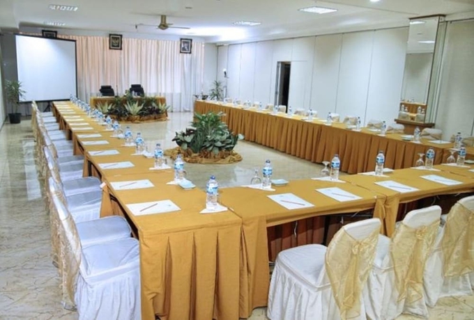 Imagen de los interiores del Hotel Ayola Hoci Cipanas. Foto 18