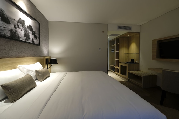 Imagen de la habitación del Hotel Ayola Lippo Cikarang. Foto 6