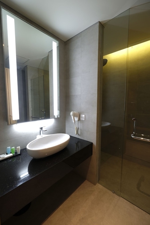 Imagen de la habitación del Hotel Ayola Lippo Cikarang. Foto 8