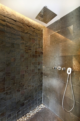 Imagen de la habitación del Hotel Ayona Villa. Foto 11