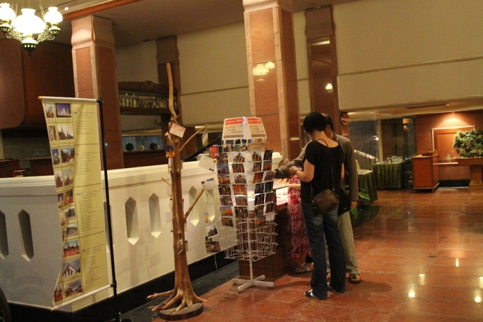 Imagen de los interiores del Hotel Ayothaya. Foto 15