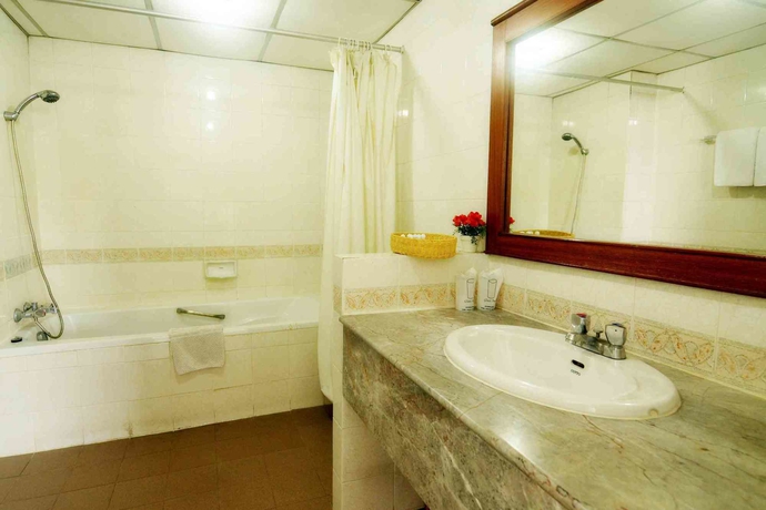 Imagen de la habitación del Hotel Ayothaya Riverside Ayutthaya. Foto 7