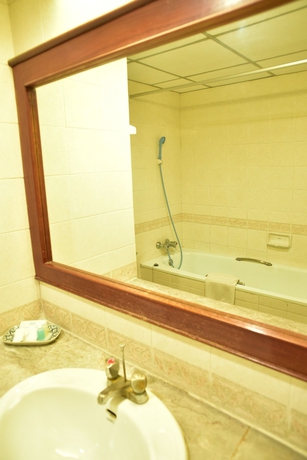 Imagen de la habitación del Hotel Ayothaya Riverside Ayutthaya. Foto 9