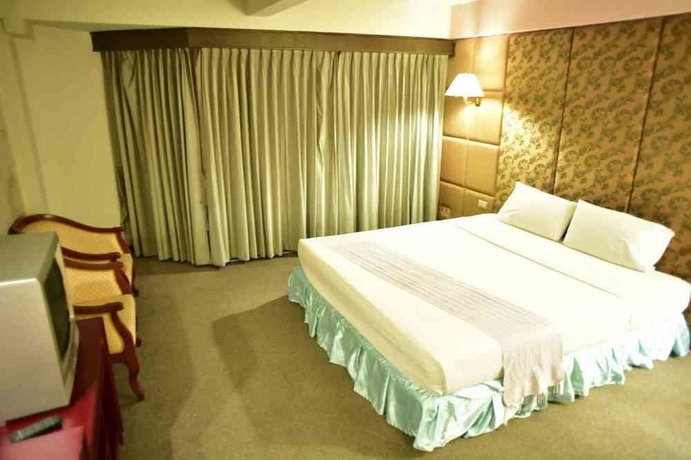 Imagen de la habitación del Hotel Ayothaya Riverside Ayutthaya. Foto 11