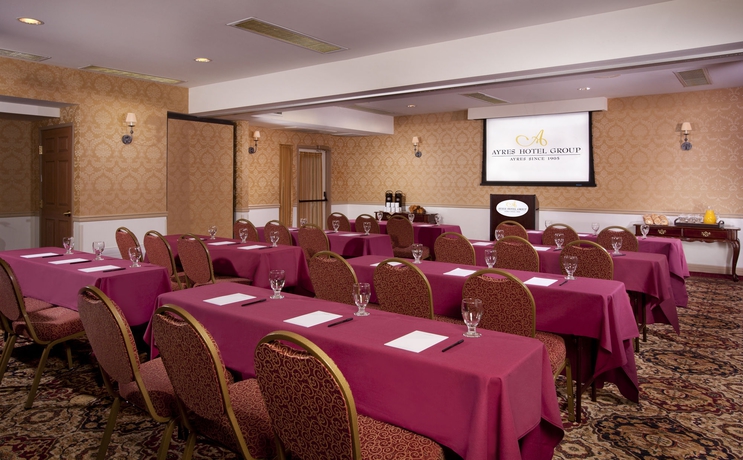 Imagen de los interiores del Hotel Ayres Anaheim. Foto 15