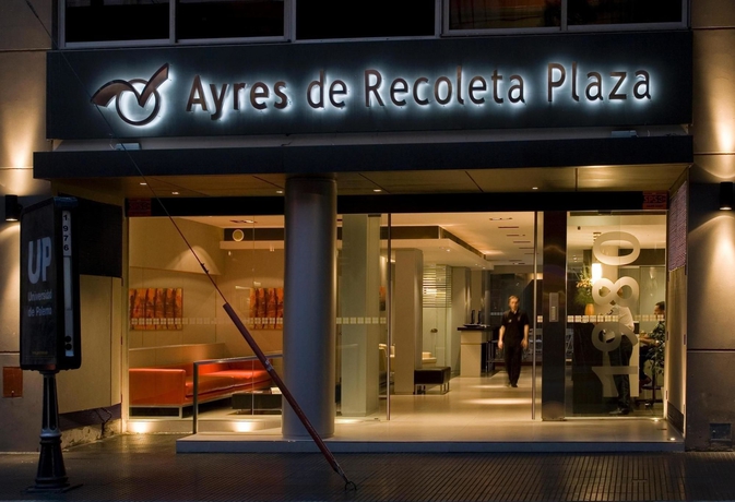 Imagen de los exteriores del Hotel Ayres De Recoleta Plaza. Foto 6