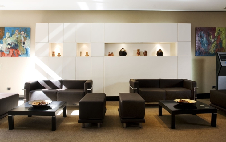 Imagen de los interiores del Hotel Ayres Recoleta Uriburu. Foto 11