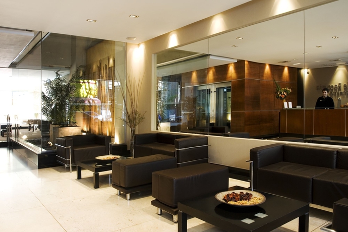 Imagen de los interiores del Hotel Ayres Recoleta Uriburu. Foto 12