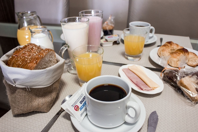 Imagen del bar/restaurante del Hotel Ayres Recoleta Uriburu. Foto 2