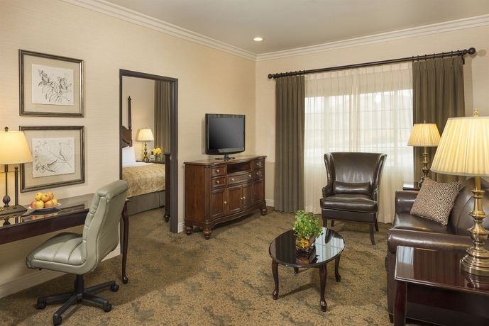 Imagen de la habitación del Hotel Ayres Suites Diamond Bar. Foto 2