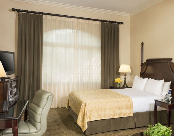 Imagen de los interiores del Hotel Ayres Suites Diamond Bar. Foto 12