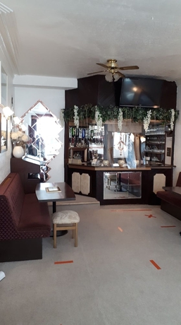 Imagen del bar/restaurante del Hotel Aysgarth House. Foto 10