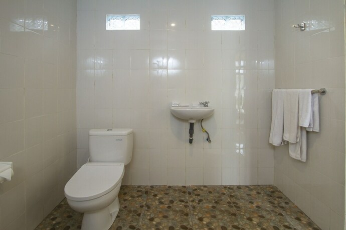 Imagen de la habitación del Hotel Ayu Shanti Guest House Ubud. Foto 18