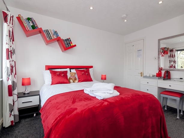 Imagen de la habitación del Hotel Ayuda House. Foto 8