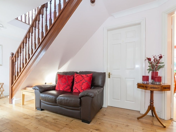 Imagen de los interiores del Hotel Ayuda House. Foto 19