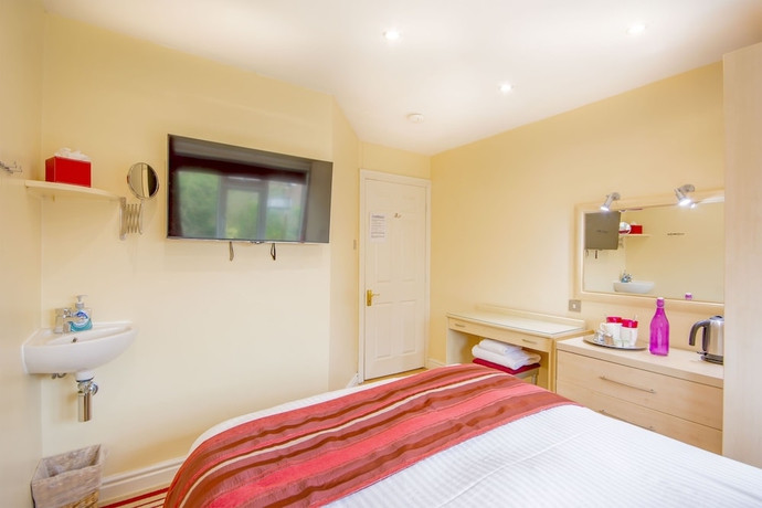 Imagen de la habitación del Hotel Ayuda House. Foto 10