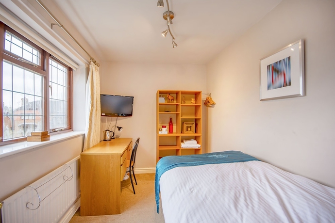 Imagen de la habitación del Hotel Ayuda House. Foto 11