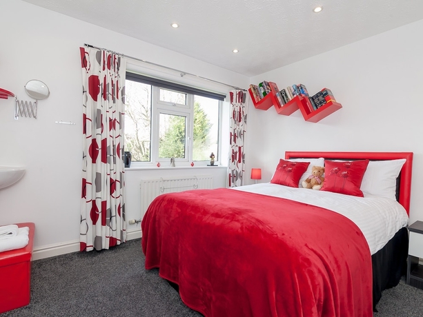 Imagen de la habitación del Hotel Ayuda House. Foto 15