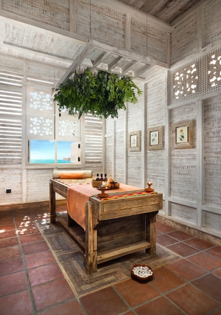 Imagen de la piscina del Hotel Ayurvie Weligama - Ayurvedic Retreat. Foto 18