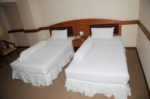 Imagen de la habitación del Hotel Ayutthaya Thenee. Foto 11