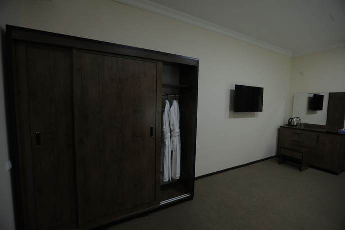 Imagen de la habitación del Hotel Ayvon Express. Foto 12