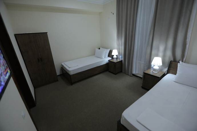 Imagen de la habitación del Hotel Ayvon Express. Foto 13