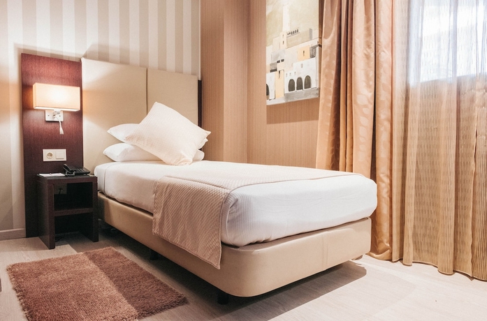 Imagen de la habitación del Hotel Az Zeralda. Foto 16