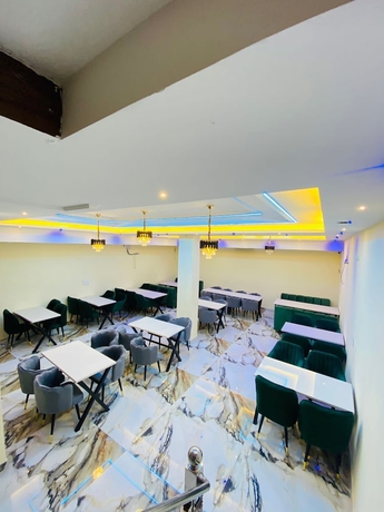 Imagen del bar/restaurante del Hotel Azaara. Foto 1