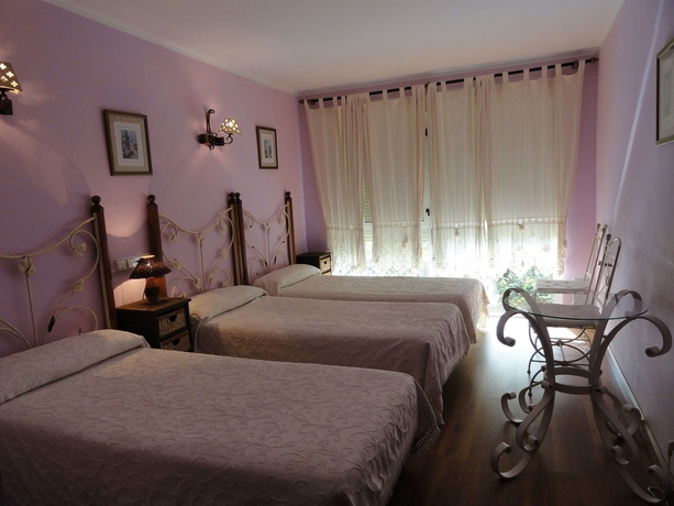 Imagen de la habitación del Hotel Azabache Cardes. Foto 4