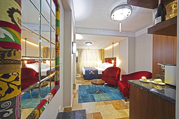 Imagen de los interiores del Hotel Azade Suites. Foto 11
