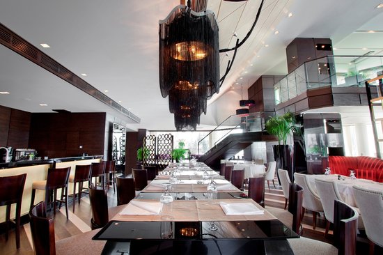 Imagen del bar/restaurante del Hotel Azadi Grand. Foto 3