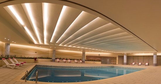 Imagen de la piscina del Hotel Azadi Grand. Foto 6