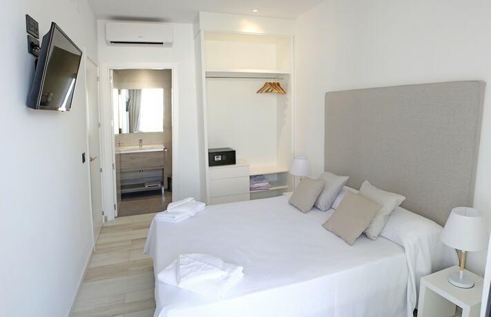 Imagen de la habitación del Hotel Azahar Beach Apartments. Foto 15