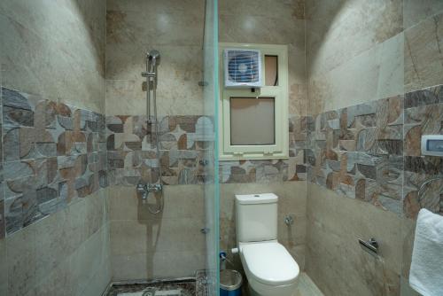 Imagen de la habitación del Hotel Azal Lagoons Resort Abu Simbel. Foto 16