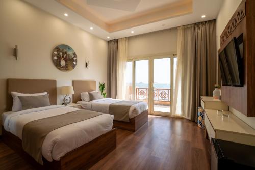 Imagen de la habitación del Hotel Azal Lagoons Resort Abu Simbel. Foto 17