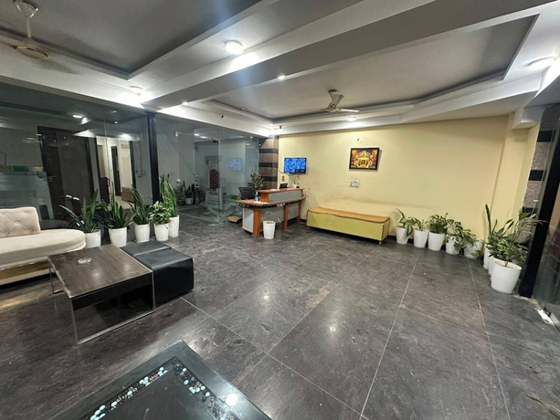 Imagen de los interiores del Hotel Azalea By Oasis Stays. Foto 14