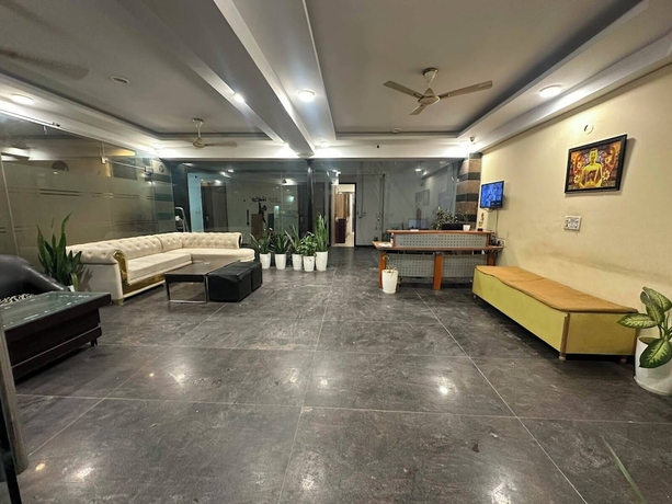 Imagen de los interiores del Hotel Azalea By Oasis Stays. Foto 15