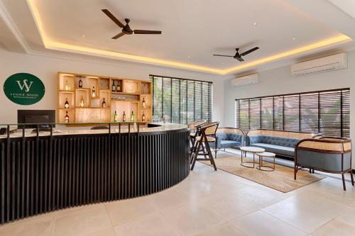 Imagen general del Hotel Azalea By Stone Wood. Foto 8