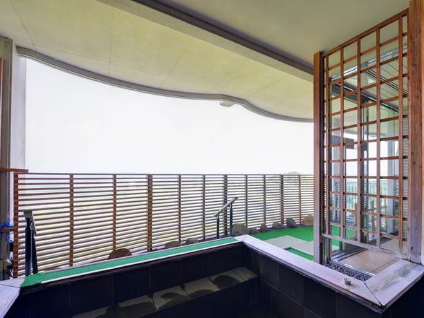 Imagen de la piscina del Hotel Azalea. Foto 20