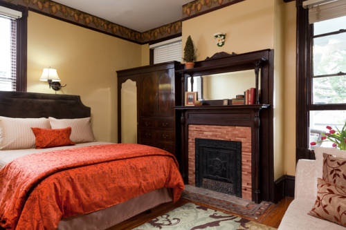 Imagen de la habitación del Hotel Azalea Inn and Villas. Foto 4