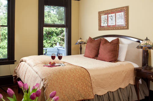Imagen de la habitación del Hotel Azalea Inn and Villas. Foto 5