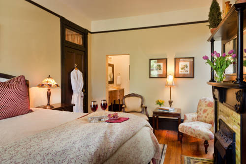 Imagen de la habitación del Hotel Azalea Inn and Villas. Foto 6