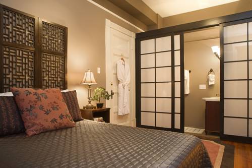 Imagen de la habitación del Hotel Azalea Inn and Villas. Foto 9