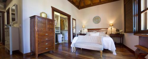 Imagen de la habitación del Hotel Azalea Playa. Foto 7